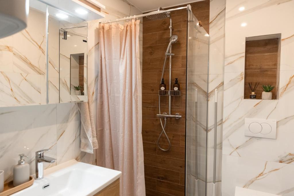 Koupelna v ubytování Glečer Kop, Apartment A14, FREE Parking Garage