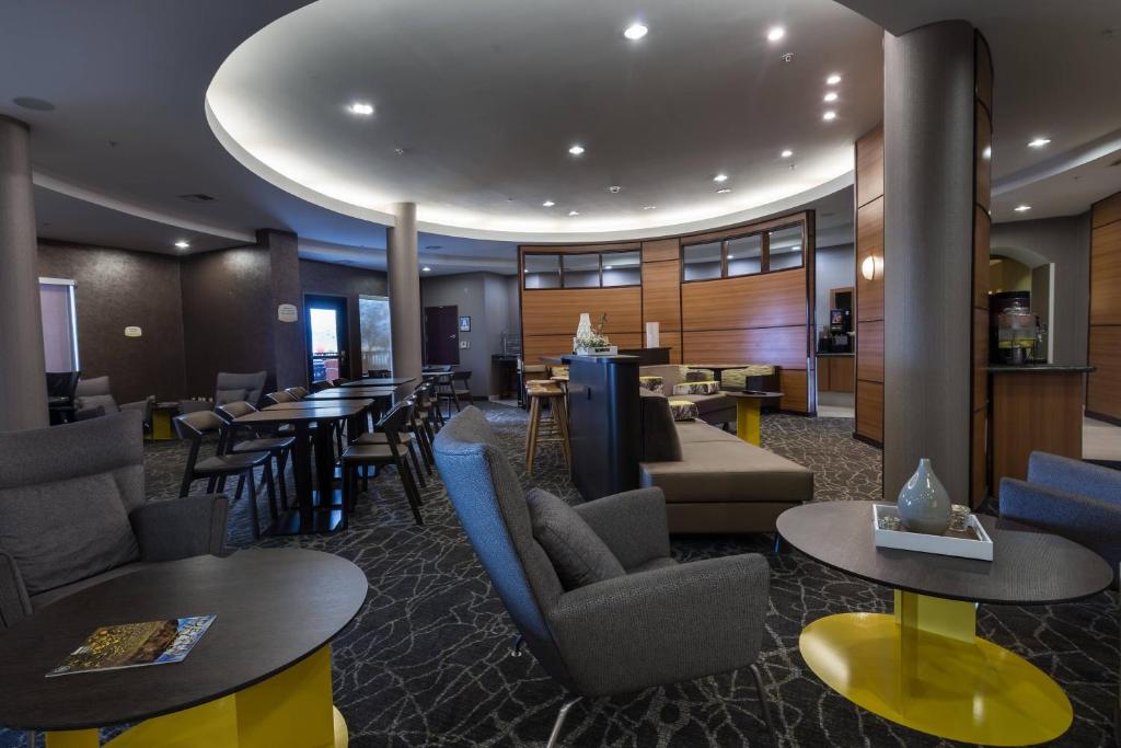 Restaurace v ubytování SpringHill Suites Ridgecrest