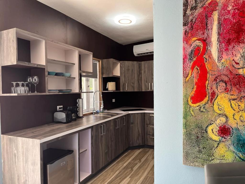 Old Crow Hotel and Suites - Wohnung Mit Einem Schlafzimmer