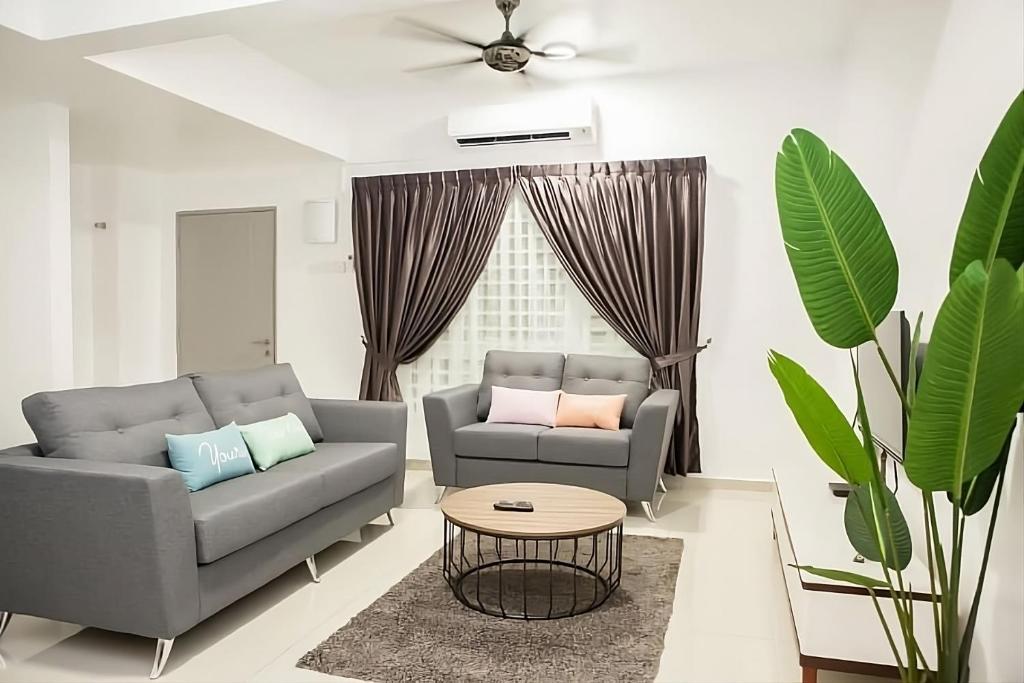Χώρος καθιστικού στο House of Happiness Cozy New Homestay in Prime Kuala Selangor