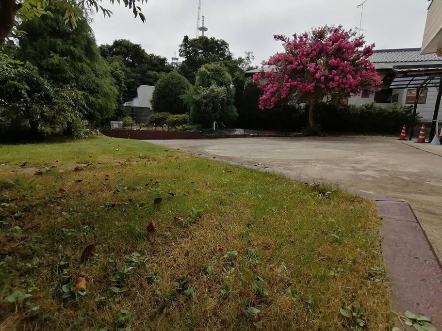 Zahrada ubytování 一棟貸しの宿 貸別荘 水戸ハウス Vacation Rental Mito House! Location is 1-2-55 Kanemachi Ibaraki Prefecture 玄関横のキーボックスの暗証番号はご予約後に宿からのメッセージ欄にてご確認下さい 場所は茨城県水戸市金町1-2-55です