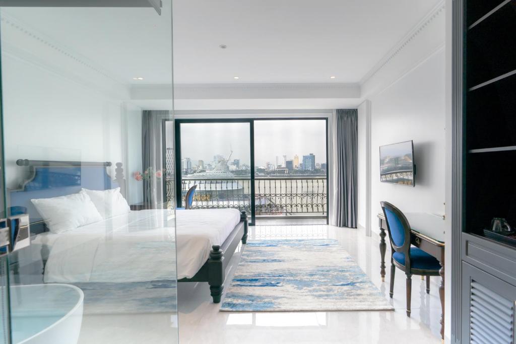 Quang Minh Riverside Hotel Room