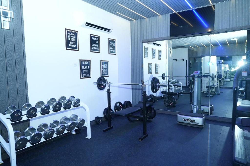 Fitness centrum a/nebo fitness zařízení v ubytování Nova Park Hotel