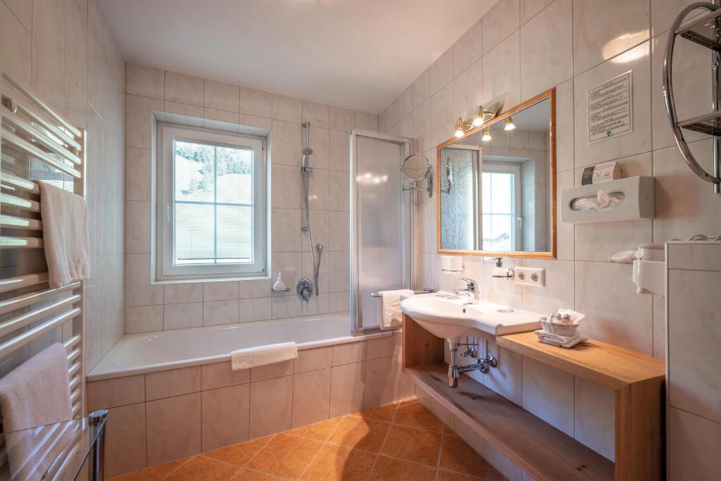 Koupelna v ubytování Hotel Maria Theresia