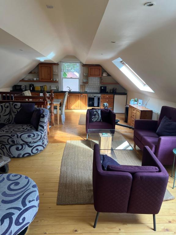 Self Contained Coach House in Leafy South Belfast the location is not accurate - Housity