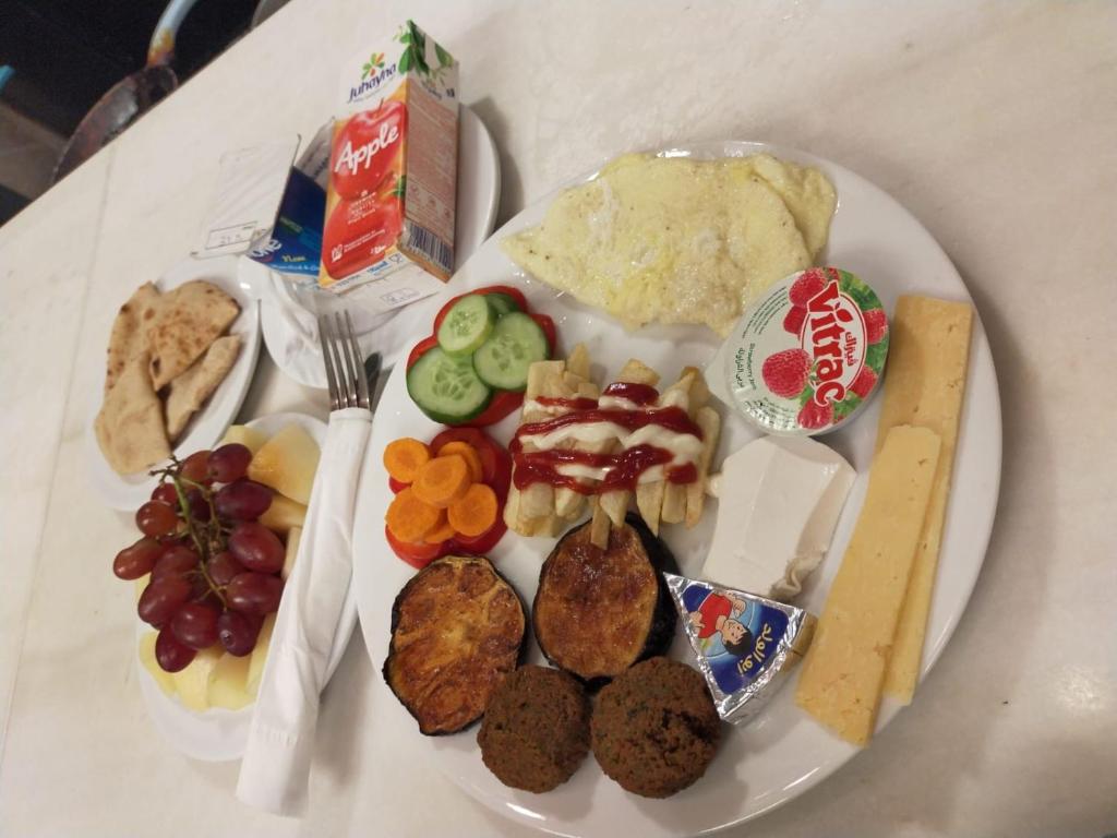 White Pyramids inn - 5