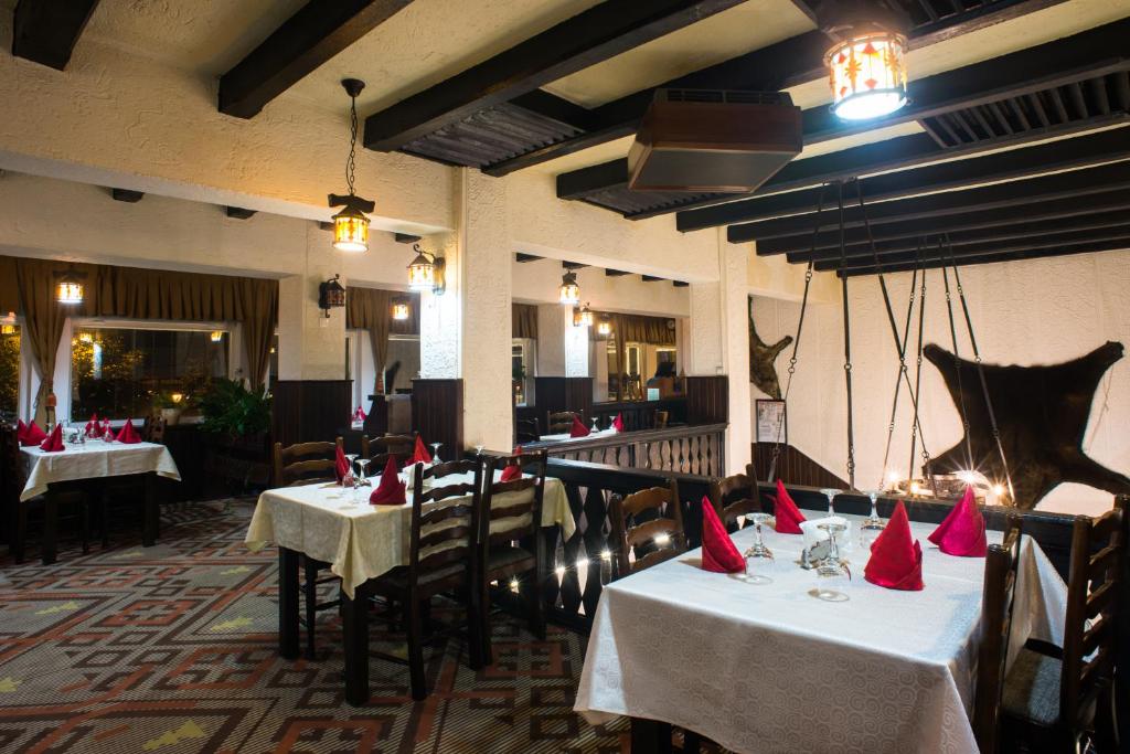 Restaurace v ubytování Hotel Bucegi