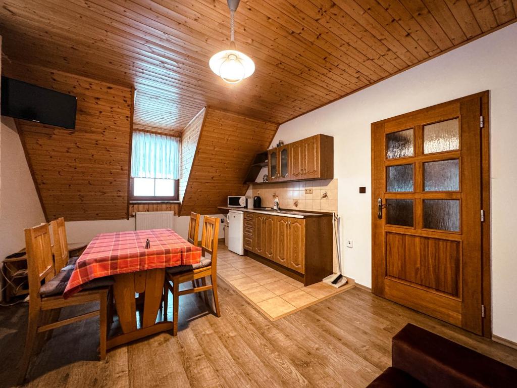 Kuchyň nebo kuchyňský kout v ubytování Apartmany Kolb Ramzová