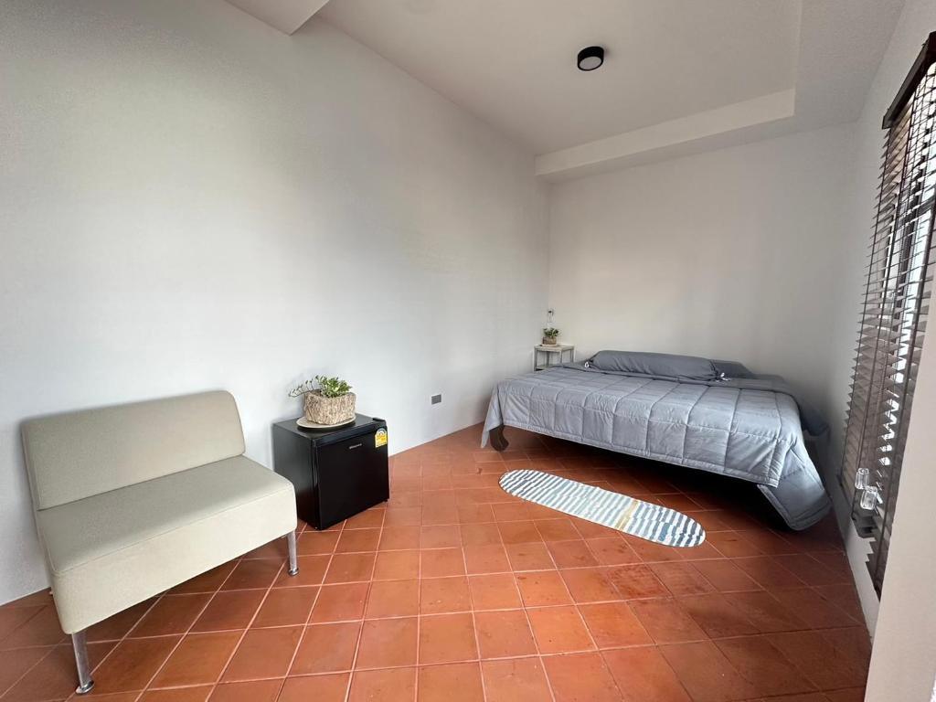 
Single Room with Private Bathroom
