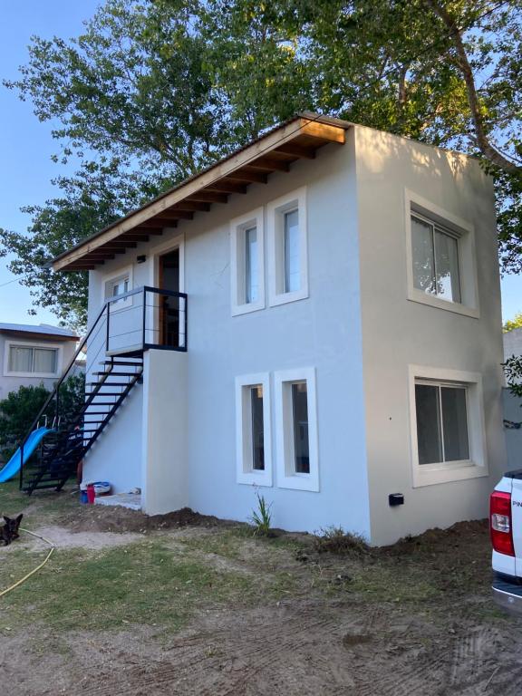 Το κτήριο όπου στεγάζεται  το διαμέρισμα