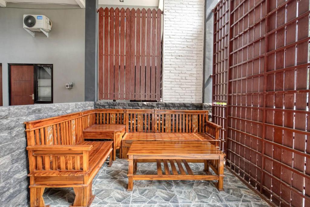 Posezení v ubytování RedDoorz Syariah @ Jl. Cengger Ayam Dalam