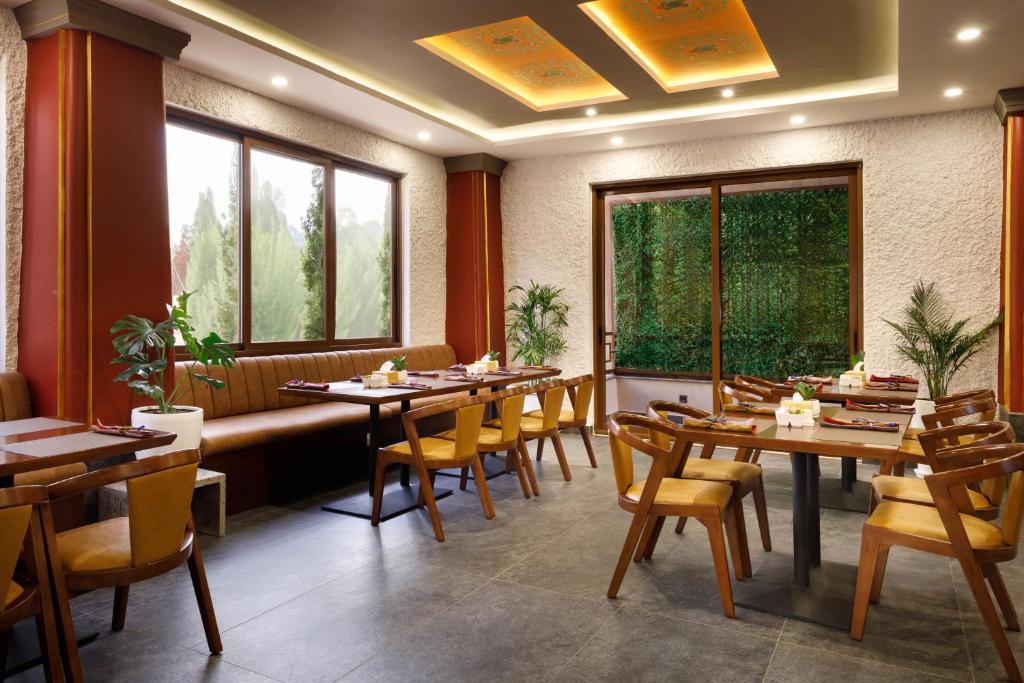 Posezení v ubytování Atisha Hotel
