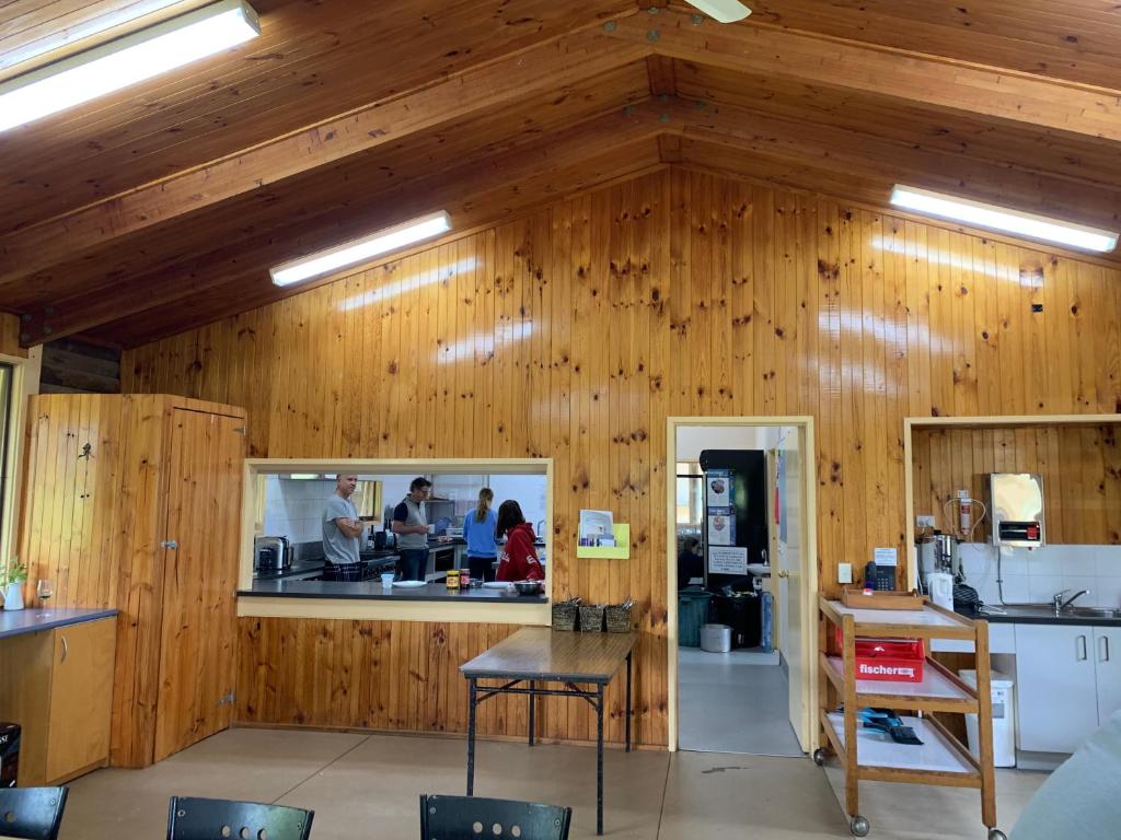 Kuchyň nebo kuchyňský kout v ubytování Iluka Retreat Glamping Village