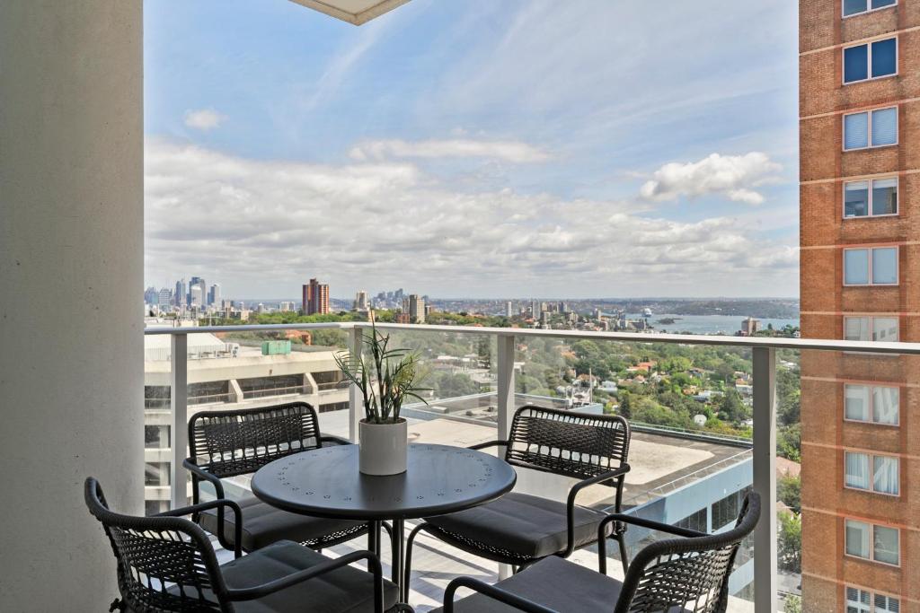 Spectacular City & Harbour Views Bondi Junction, Sydney (updated
