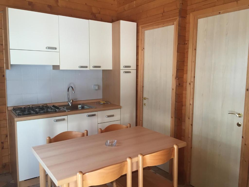 Kuchyň nebo kuchyňský kout v ubytování Camping Paradiso
