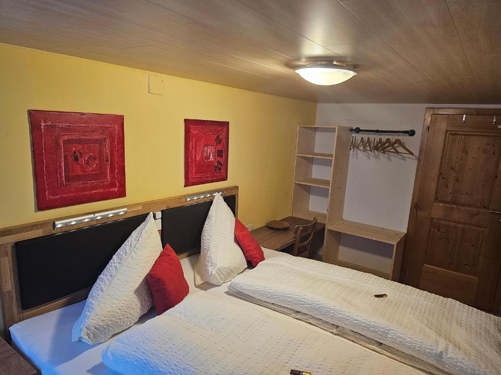 Postel nebo postele na pokoji v ubytování Ferienhaus Schwendehof