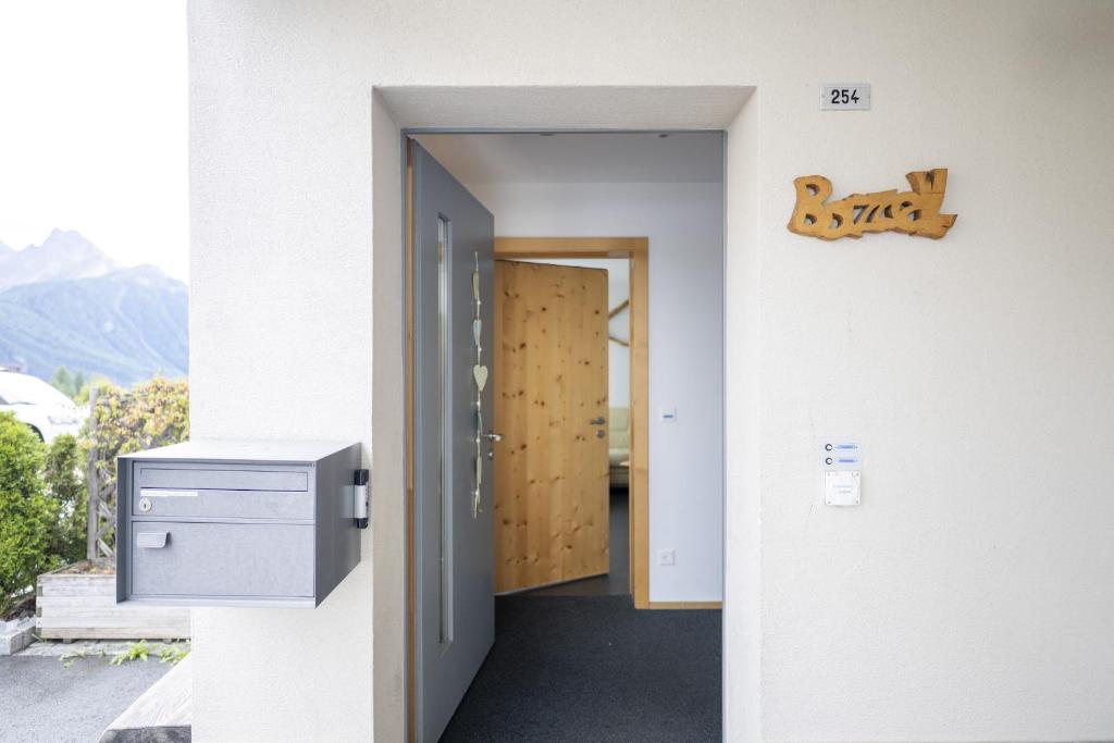 Nespecifikovaný výhled na hory nebo výhled na hory při pohledu z apartmánu