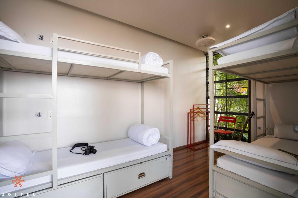 Zostel Plus Panchgani - Bed In 6-Bed Female Dormitory Room