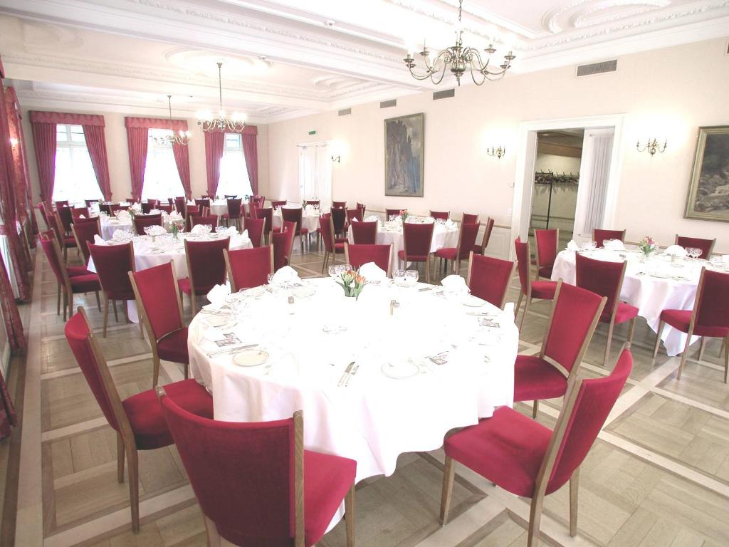 Restaurace v ubytování Hotel Post Glarnerhof