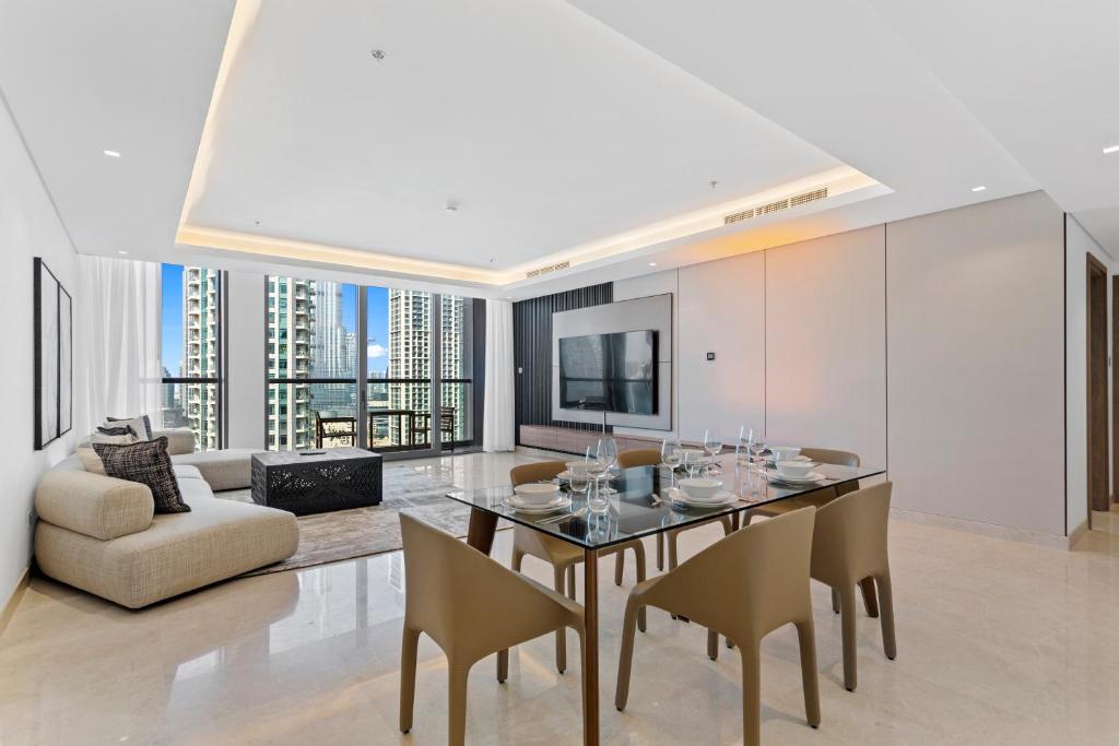 Iconic Burj Khalifa view 3 bedroom in The Sterling, Dubai (updated prices 2024)