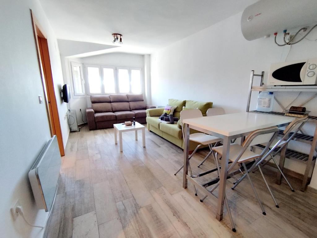 Apartamentos Arttyfal con parking y wifi by SURYNIEVE - Appartement Met één Slaapkamer