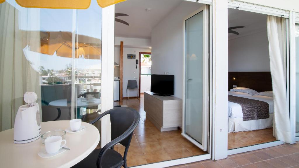 Apartamentos Montemayor - 2