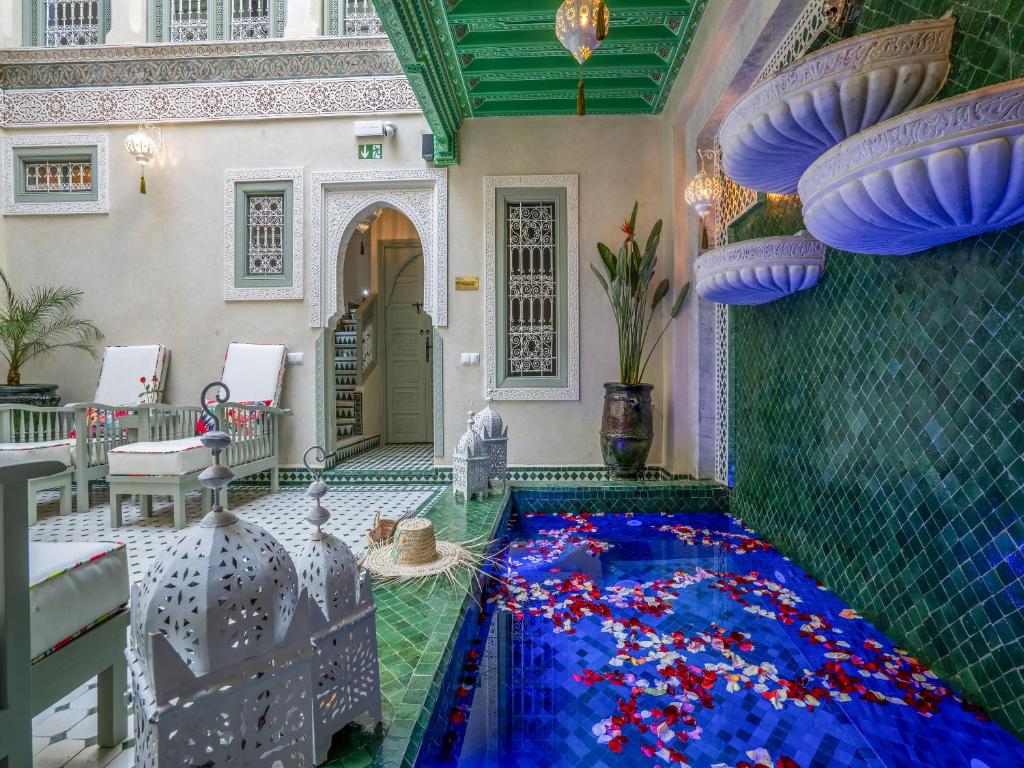 المسبح في Riad Almisk أو بالجوار
