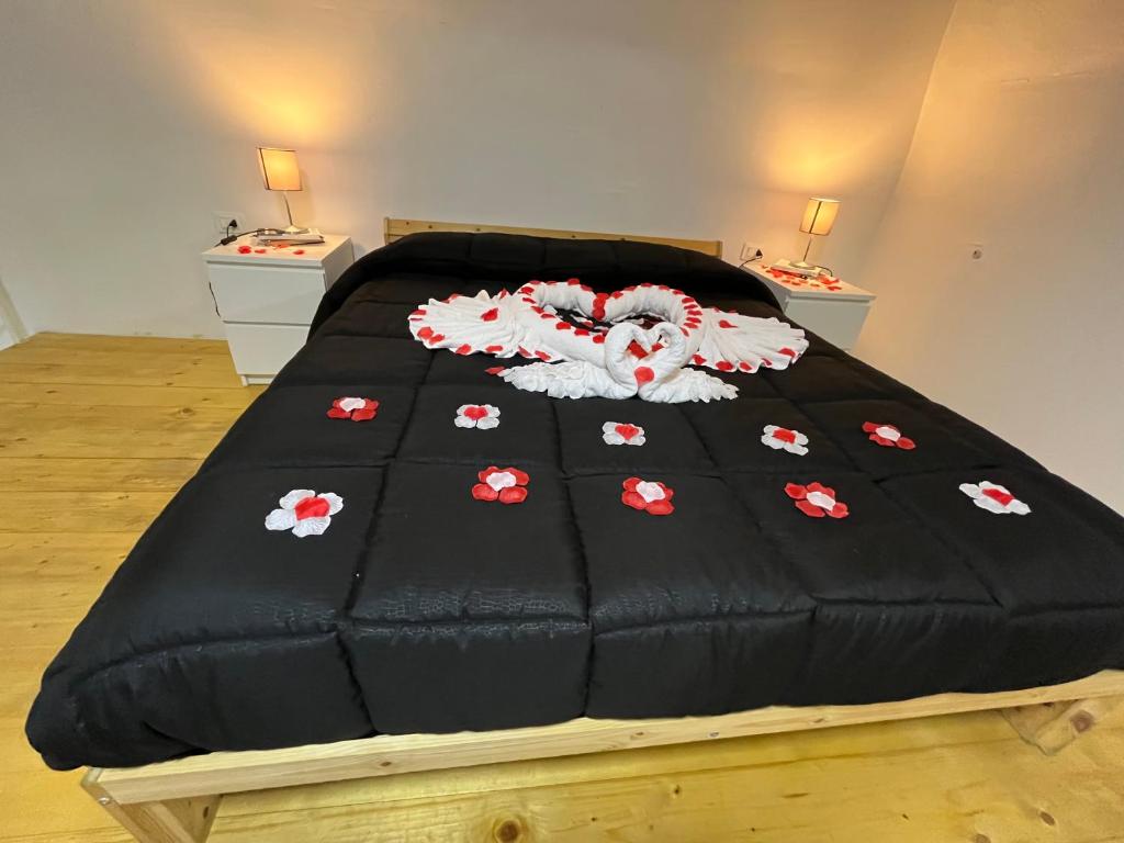 Łóżko lub łóżka w pokoju w obiekcie Pompei Civico 84