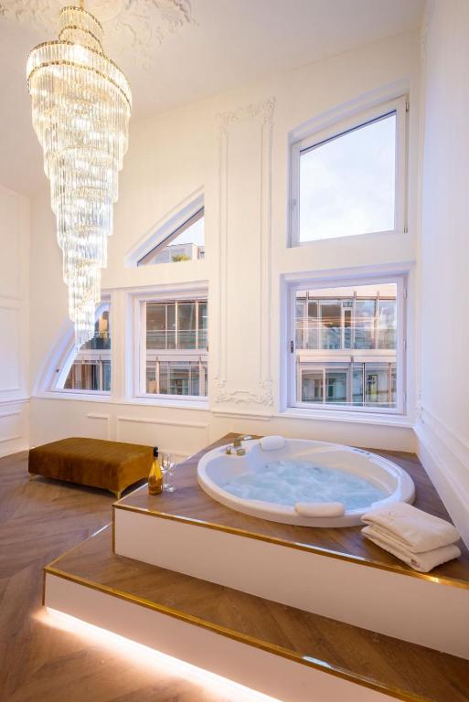 Posedenie v ubytovaní JACUZZI ROYAL SUITE
