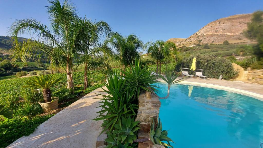 The swimming pool at or close to La Suite Di Segesta