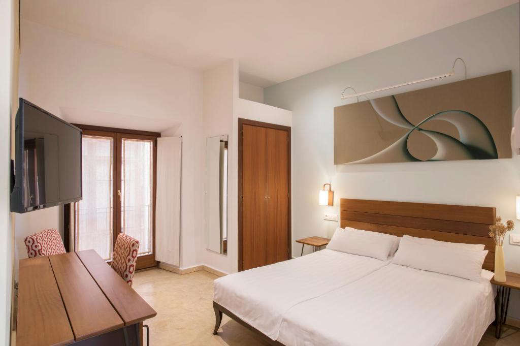 
Standard Double or Twin Room
