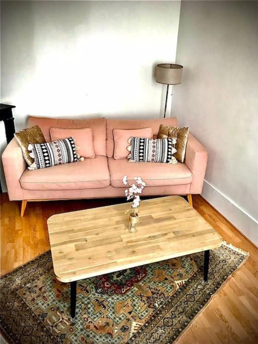 Posezení v ubytování Très joli appartement à Puteaux centre ville