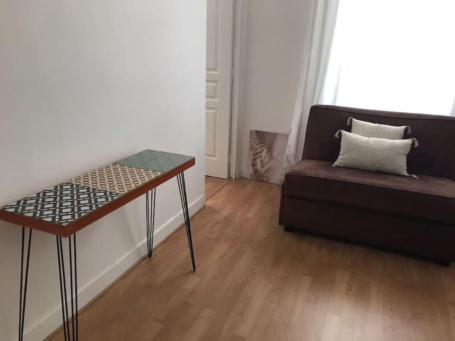 Posezení v ubytování Très joli appartement à Puteaux centre ville