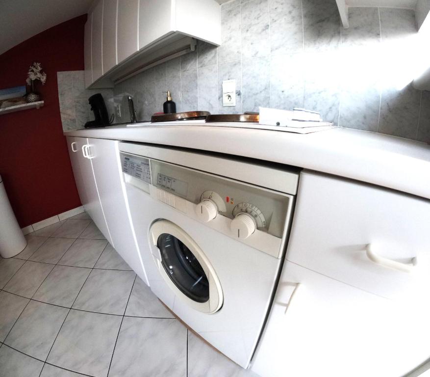 Dapur atau dapur kecil di Skyview Suite