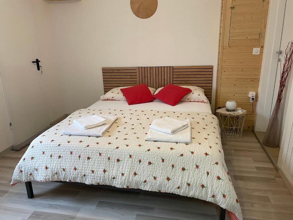 Postel nebo postele na pokoji v ubytování Camera Enaj