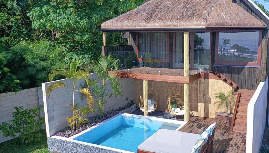 Bazén v ubytování Bombua Beach House nebo v jeho okolí