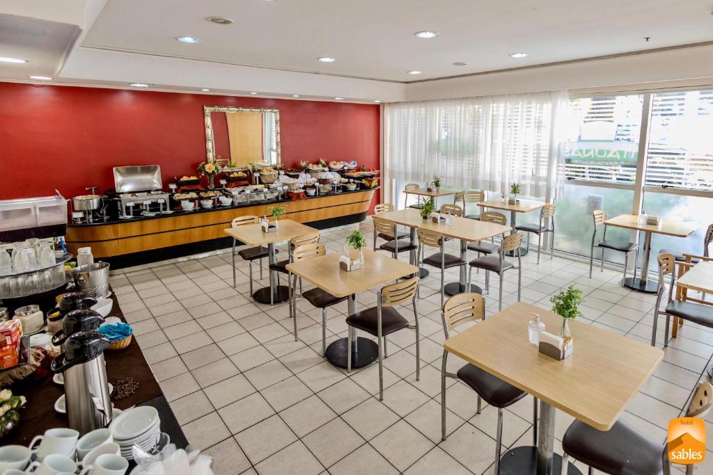 Restaurace v ubytování Sables Hotel Guarulhos