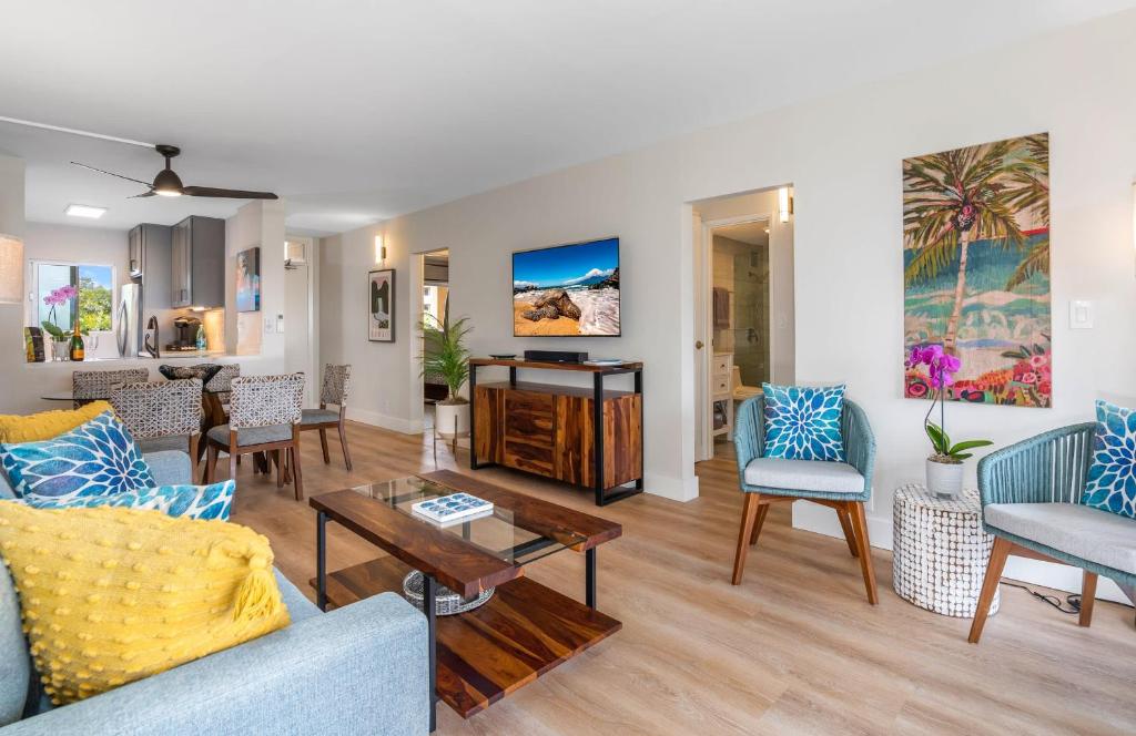 Et opholdsområde på 2 Bedroom 2 Bath Luxury Oceanfront Resort Vistas