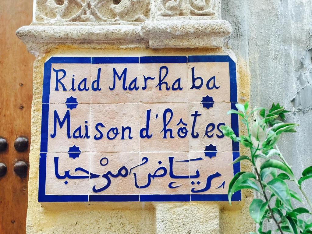 Certificato, attestato, insegna o altro documento esposto da Riad Marhaba