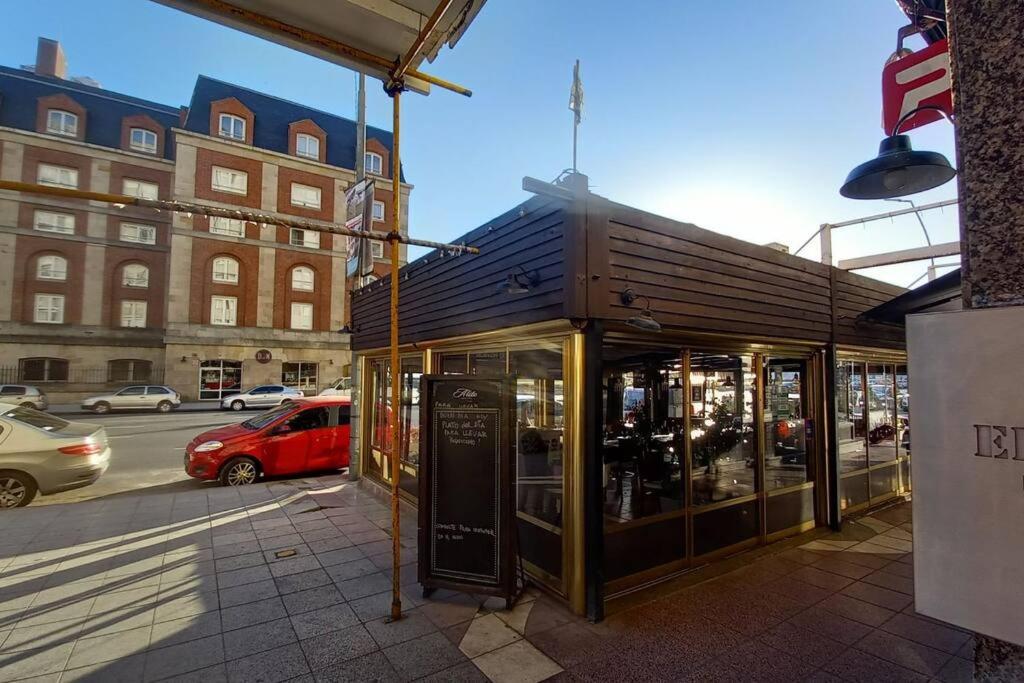 Dpto. Frente al hotel provincial con vista al mar