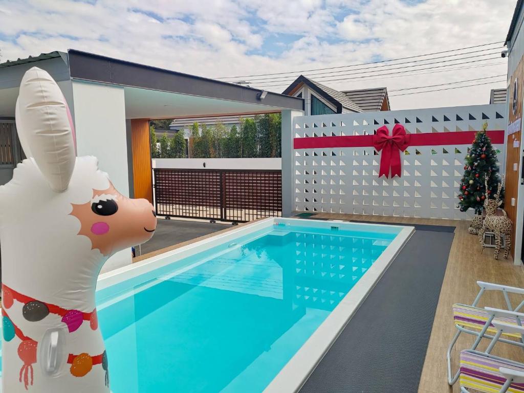 Bazén v ubytování เคียงโขงพูลวิลล่าเชียงคาน Kiang Khong Pool Villa de Chiang Khan nebo v jeho okolí