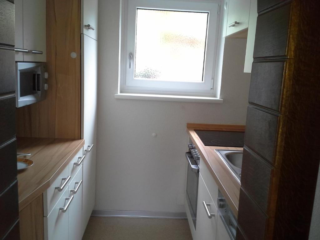 A kitchen or kitchenette at Appartement Latschen - Ferienhaus