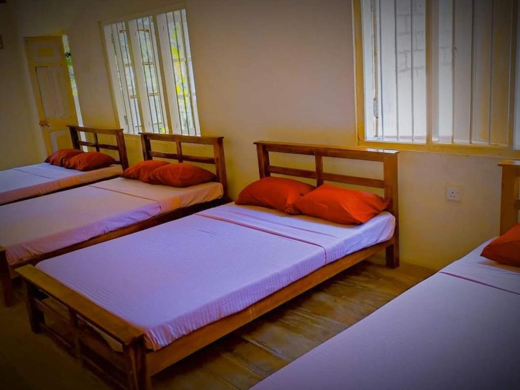 Säng eller sängar i ett rum på Soldaray Resort_Reverston