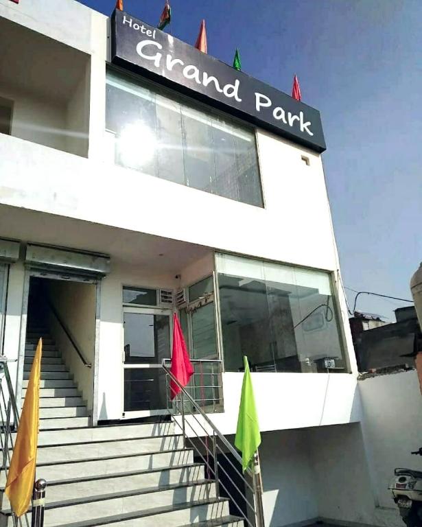 HOTEL GRAND PARK, ZIRAKPUR, Zirakpur (updated prices 2024)
