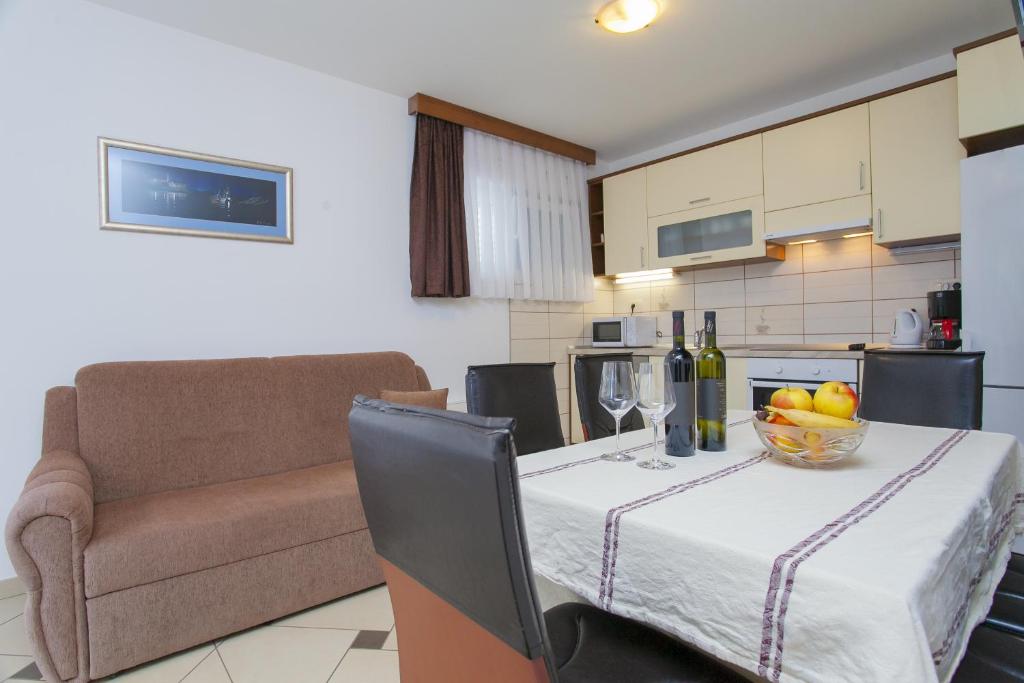Kuchyň nebo kuchyňský kout v ubytování Apartments Villa Maris