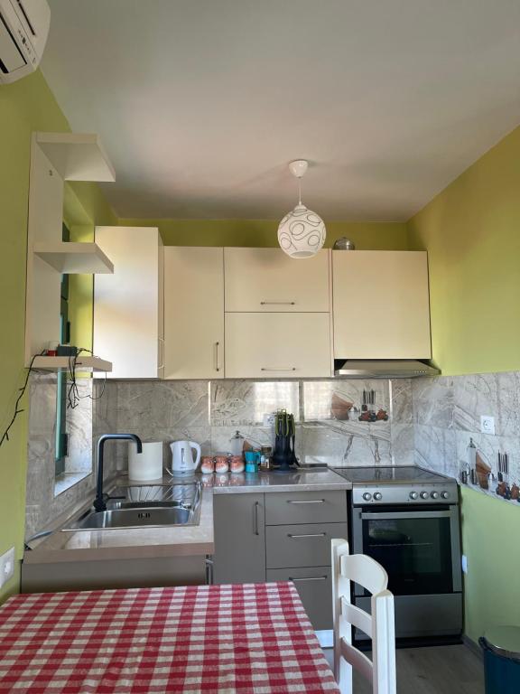 Sweet Home - Image 4