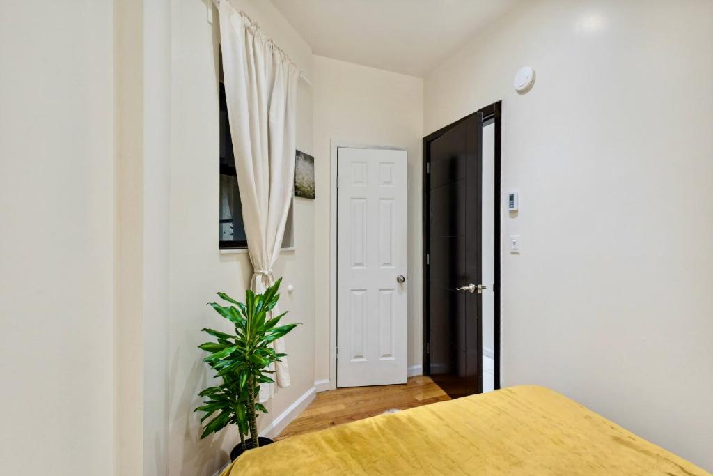 رزرو هتل و هاستل، مرکز و دنج 2 BD APT در منهتن, رزرو هتل و هتل آپارتمان