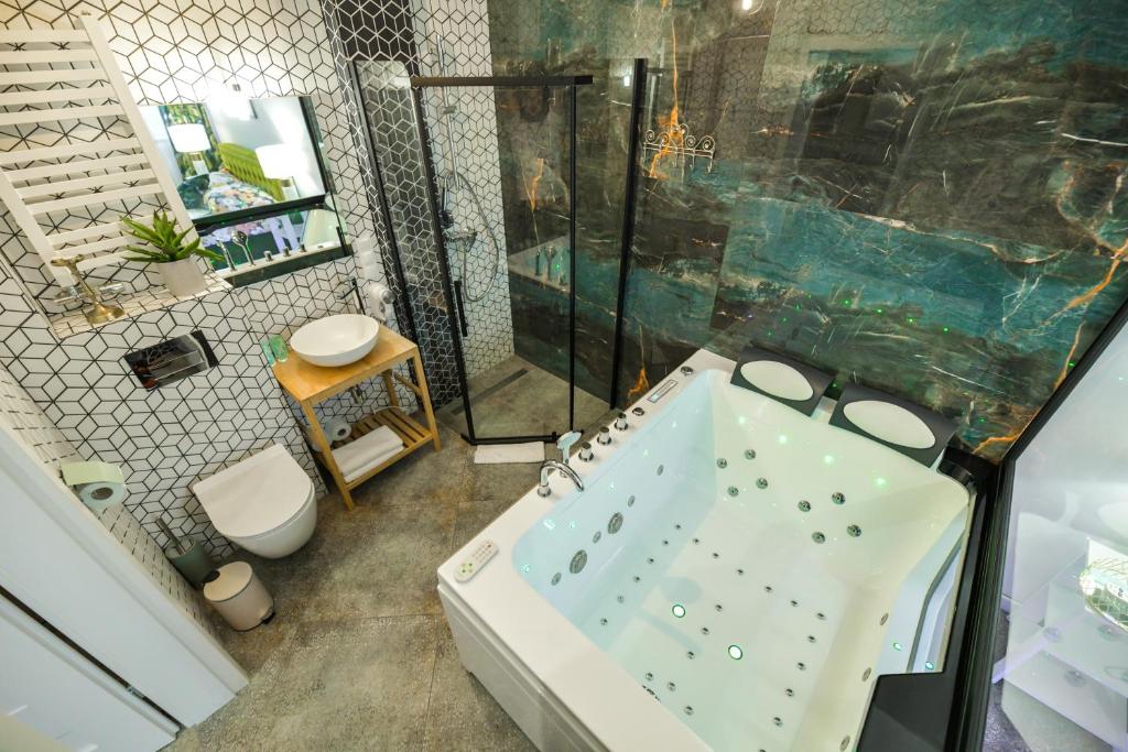 REZYDENCJA ZATOR - Deluxe Double Room With Balcony