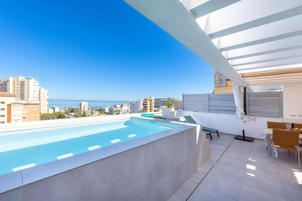 Басейн в Vivendos - Luxury Duplex with Private pool або поблизу