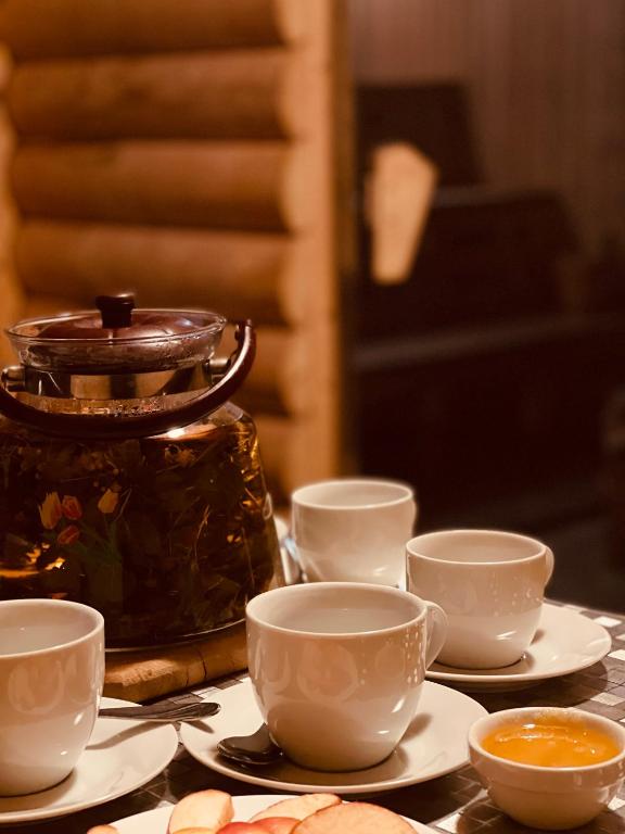 Příslušenství pro přípravu čaje a kávy v ubytování Guest House Lileya